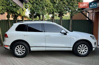 Позашляховик / Кросовер Volkswagen Touareg 2014 в 