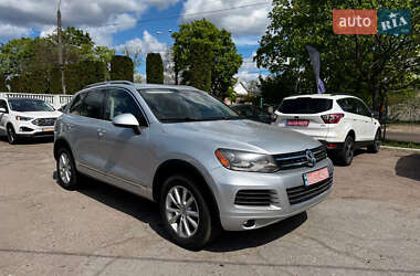 Внедорожник / Кроссовер Volkswagen Touareg 2013 в Чернигове