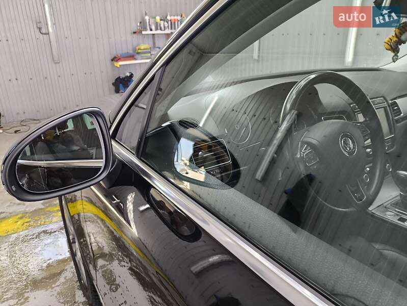 Позашляховик / Кросовер Volkswagen Touareg 2015 в Каневі