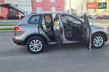 Позашляховик / Кросовер Volkswagen Touareg 2010 в 