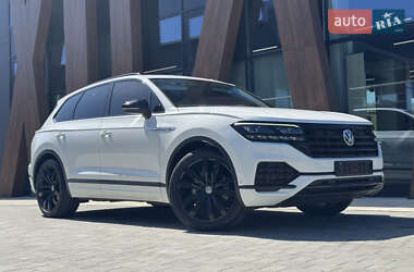 Позашляховик / Кросовер Volkswagen Touareg 2019 в 
