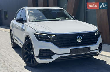 Позашляховик / Кросовер Volkswagen Touareg 2019 в 