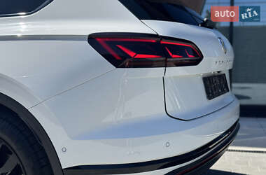 Позашляховик / Кросовер Volkswagen Touareg 2019 в 