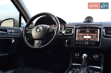 Внедорожник / Кроссовер Volkswagen Touareg 2010 в 