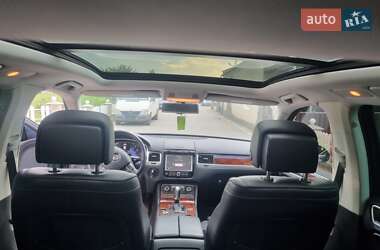 Внедорожник / Кроссовер Volkswagen Touareg 2012 в 