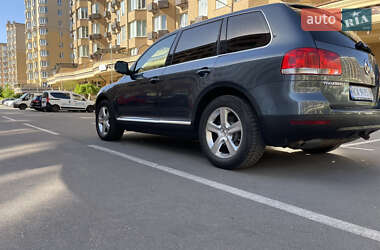 Позашляховик / Кросовер Volkswagen Touareg 2004 в 