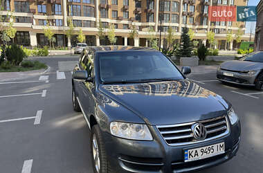 Позашляховик / Кросовер Volkswagen Touareg 2004 в 