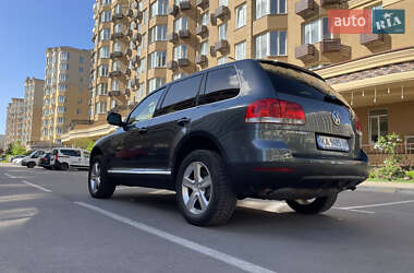 Позашляховик / Кросовер Volkswagen Touareg 2004 в 