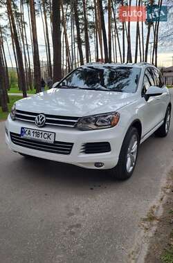 Внедорожник / Кроссовер Volkswagen Touareg 2012 в Киеве