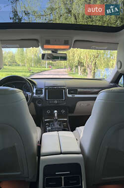 Внедорожник / Кроссовер Volkswagen Touareg 2014 в 