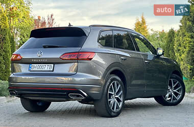 Позашляховик / Кросовер Volkswagen Touareg 2020 в 