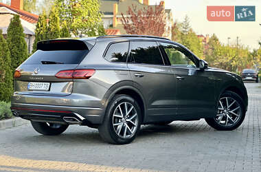 Позашляховик / Кросовер Volkswagen Touareg 2020 в 