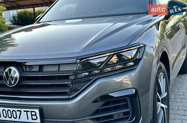 Позашляховик / Кросовер Volkswagen Touareg 2020 в 