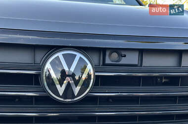 Позашляховик / Кросовер Volkswagen Touareg 2020 в 