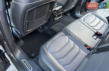 Позашляховик / Кросовер Volkswagen Touareg 2020 в 
