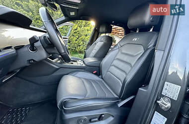Позашляховик / Кросовер Volkswagen Touareg 2020 в 