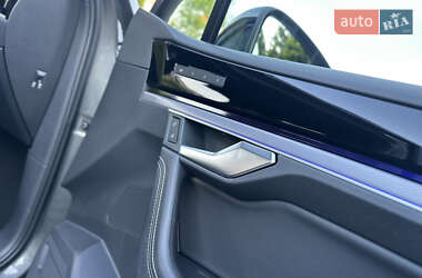 Позашляховик / Кросовер Volkswagen Touareg 2020 в 