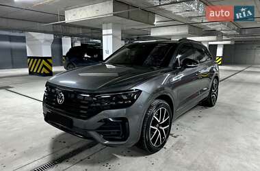 Позашляховик / Кросовер Volkswagen Touareg 2021 в 