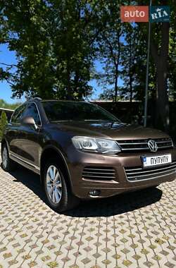 Позашляховик / Кросовер Volkswagen Touareg 2013 в 