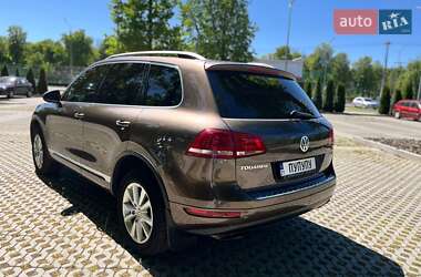Позашляховик / Кросовер Volkswagen Touareg 2013 в 