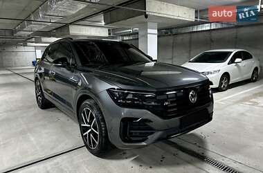Позашляховик / Кросовер Volkswagen Touareg 2021 в 