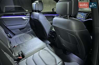 Позашляховик / Кросовер Volkswagen Touareg 2021 в 