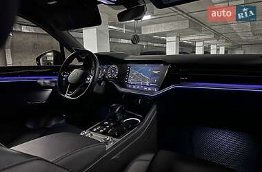 Позашляховик / Кросовер Volkswagen Touareg 2021 в 