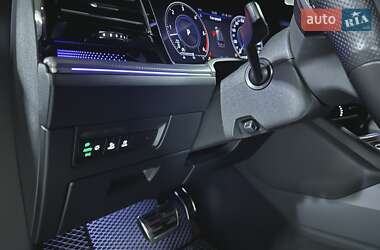 Позашляховик / Кросовер Volkswagen Touareg 2021 в 
