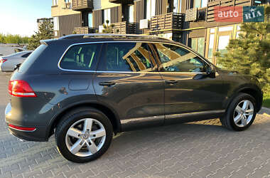 Позашляховик / Кросовер Volkswagen Touareg 2010 в 