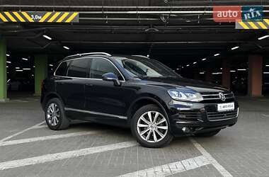 Внедорожник / Кроссовер Volkswagen Touareg 2012 в Киеве