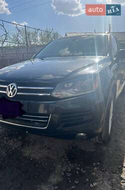 Позашляховик / Кросовер Volkswagen Touareg 2012 в Києві