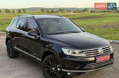 Внедорожник / Кроссовер Volkswagen Touareg 2015 в Радивилове