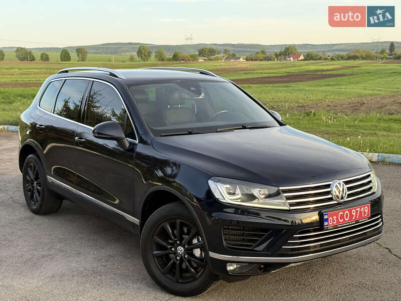 Позашляховик / Кросовер Volkswagen Touareg 2015 в Радивиліві
