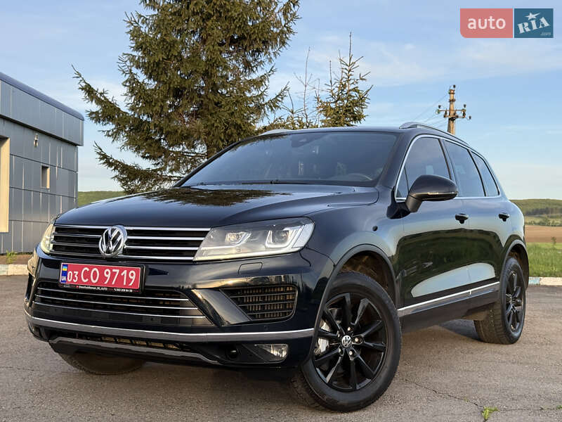 Позашляховик / Кросовер Volkswagen Touareg 2015 в Радивиліві