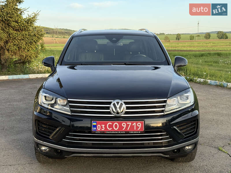 Позашляховик / Кросовер Volkswagen Touareg 2015 в Радивиліві