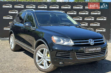 Внедорожник / Кроссовер Volkswagen Touareg 2013 в Киеве