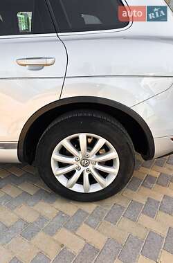 Внедорожник / Кроссовер Volkswagen Touareg 2011 в 