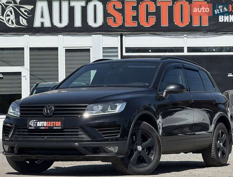 Внедорожник / Кроссовер Volkswagen Touareg 2017 в 