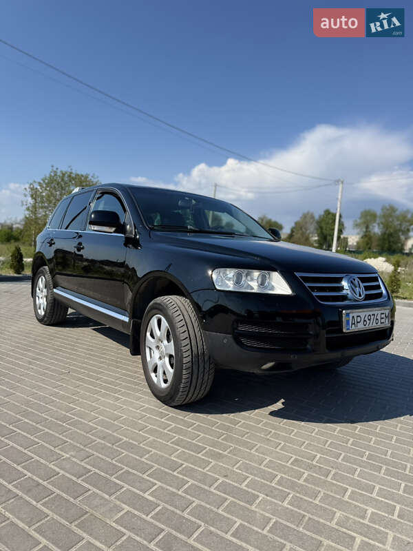 Внедорожник / Кроссовер Volkswagen Touareg 2005 в Золочеве