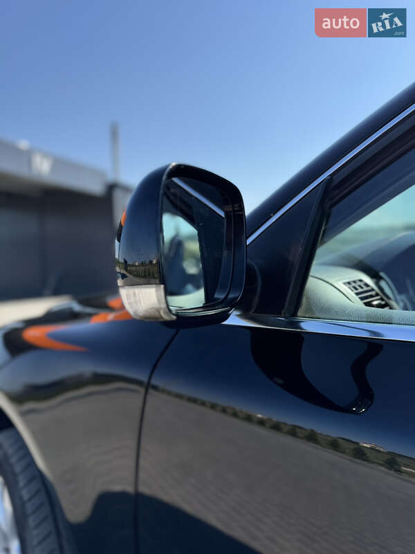 Внедорожник / Кроссовер Volkswagen Touareg 2005 в Золочеве