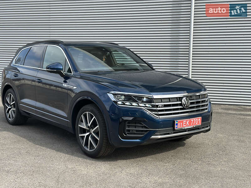 Позашляховик / Кросовер Volkswagen Touareg 2021 в Рівному