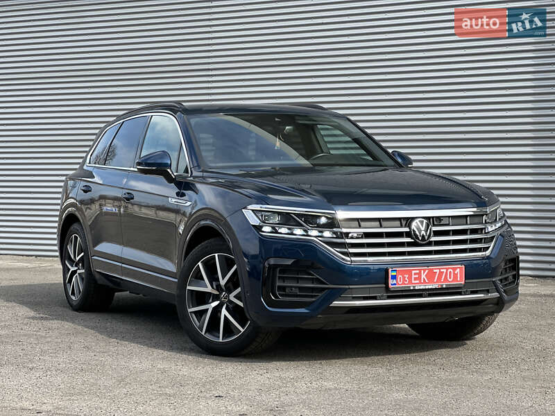 Позашляховик / Кросовер Volkswagen Touareg 2021 в Рівному