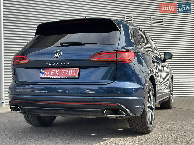 Позашляховик / Кросовер Volkswagen Touareg 2021 в Рівному