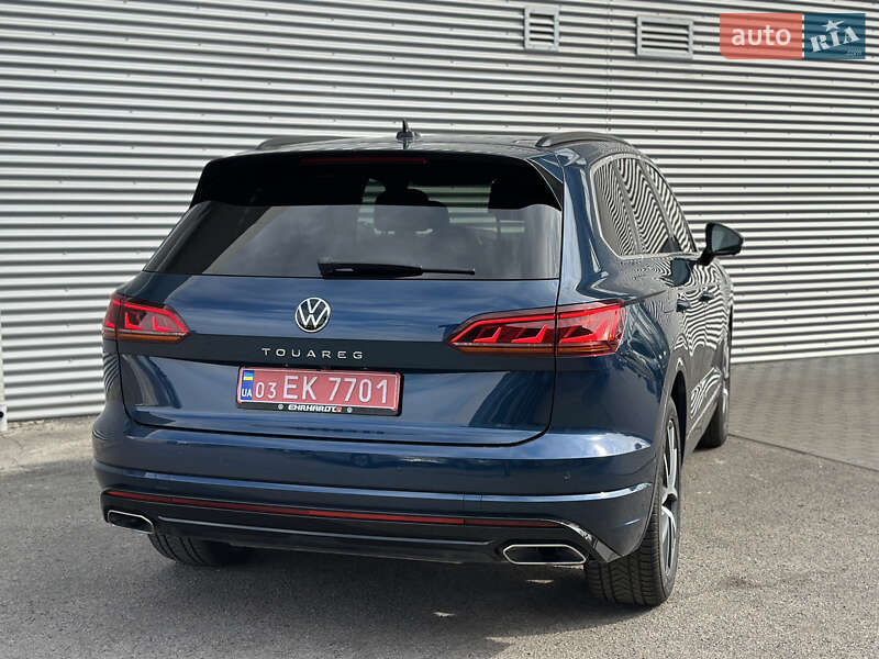 Позашляховик / Кросовер Volkswagen Touareg 2021 в Рівному
