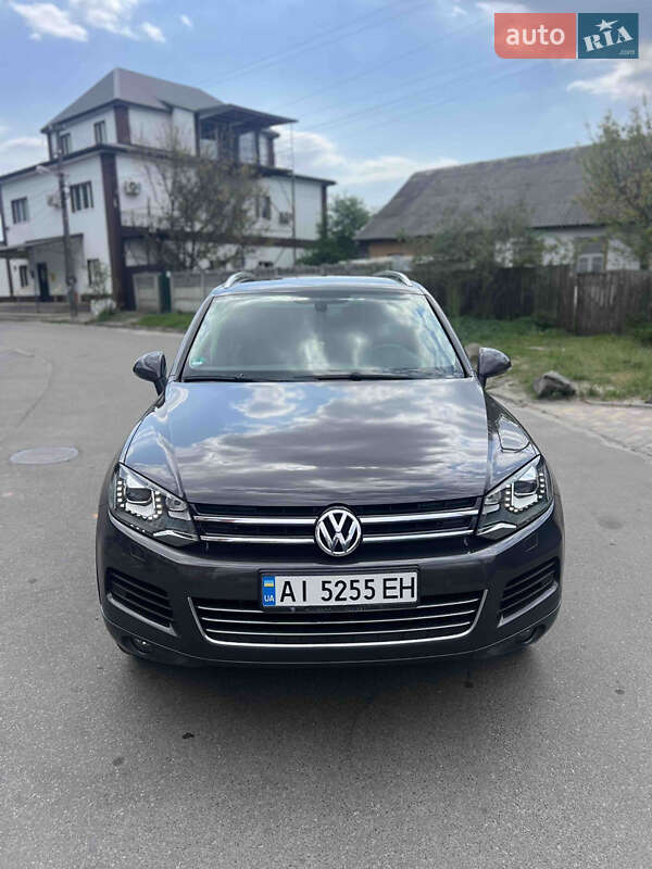Позашляховик / Кросовер Volkswagen Touareg 2012 в Фастові