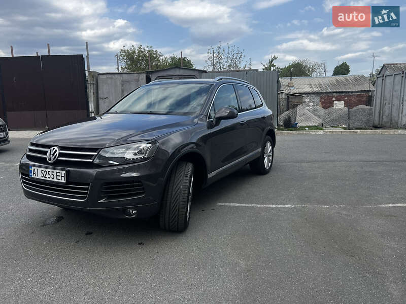 Позашляховик / Кросовер Volkswagen Touareg 2012 в Фастові