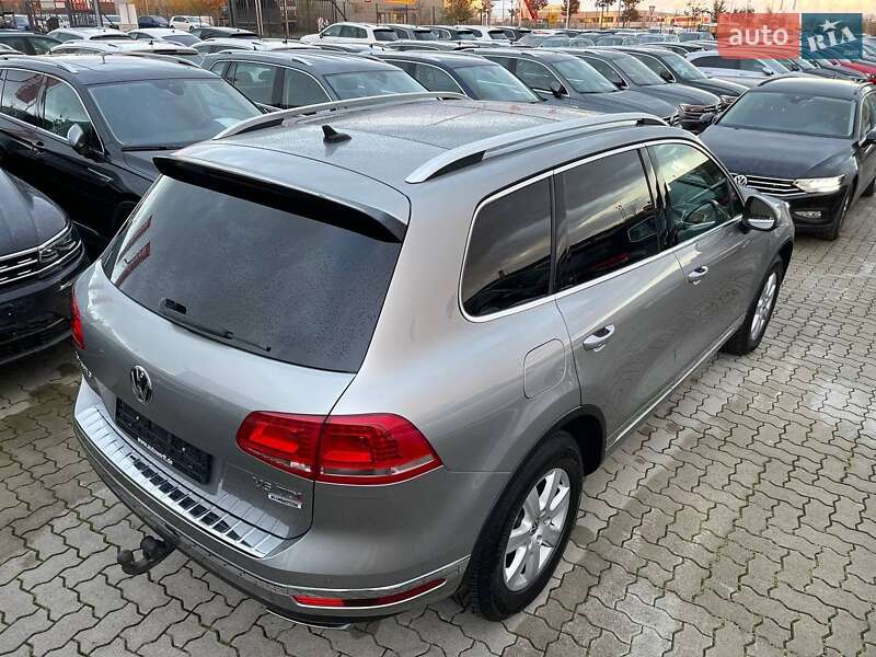 Внедорожник / Кроссовер Volkswagen Touareg 2016 в Житомире