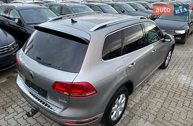 Позашляховик / Кросовер Volkswagen Touareg 2016 в 