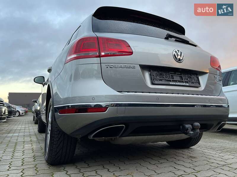 Внедорожник / Кроссовер Volkswagen Touareg 2016 в Житомире