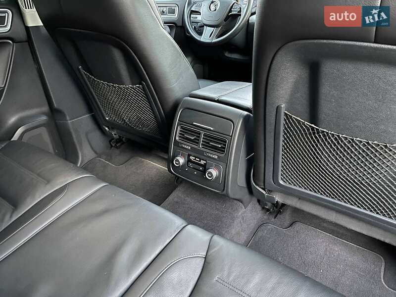 Внедорожник / Кроссовер Volkswagen Touareg 2016 в Житомире